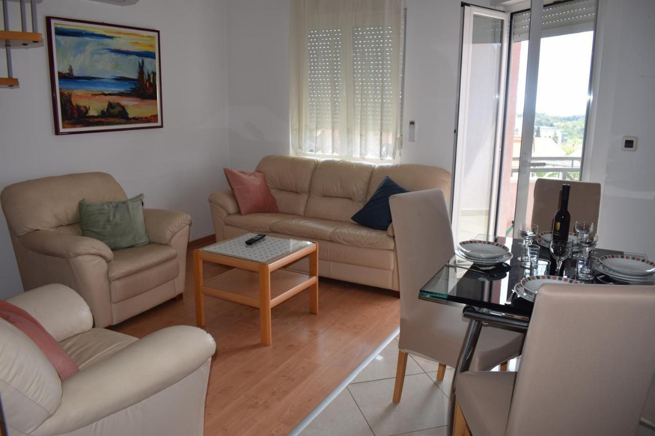 Esperanza Apartment Pula Exterior photo